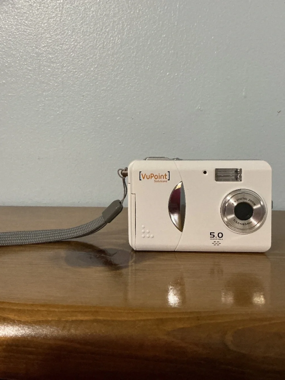 Y2K VuPoint Solutions 5.0 Megapixels White Digital Camera